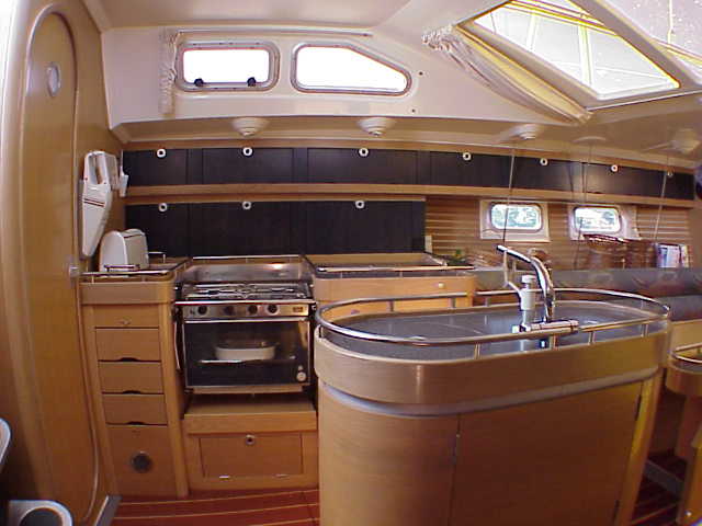 Cuisine avec viers centraux
